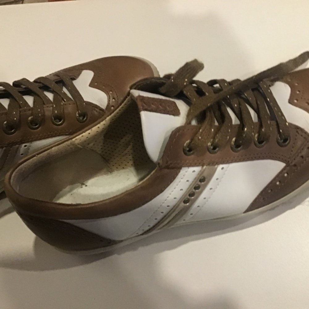 Sneakers - Picture 6 of 8